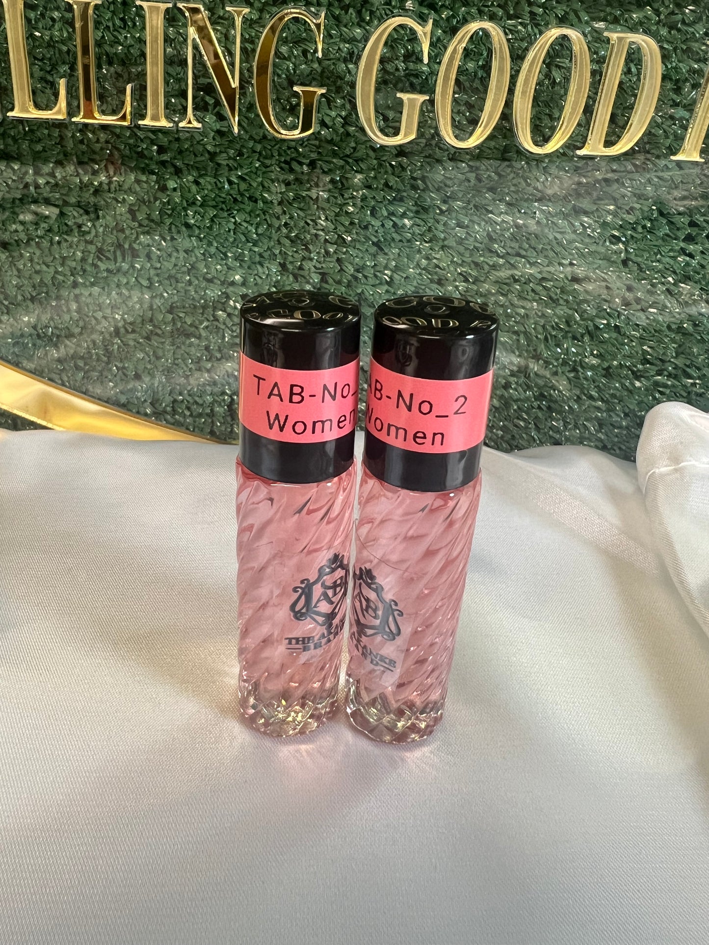 Perfume oil TAB NO_2(women)10ml 2pcs musky peach citrus fragrance feminine yet empowering, with a lot of sensuality to it.
