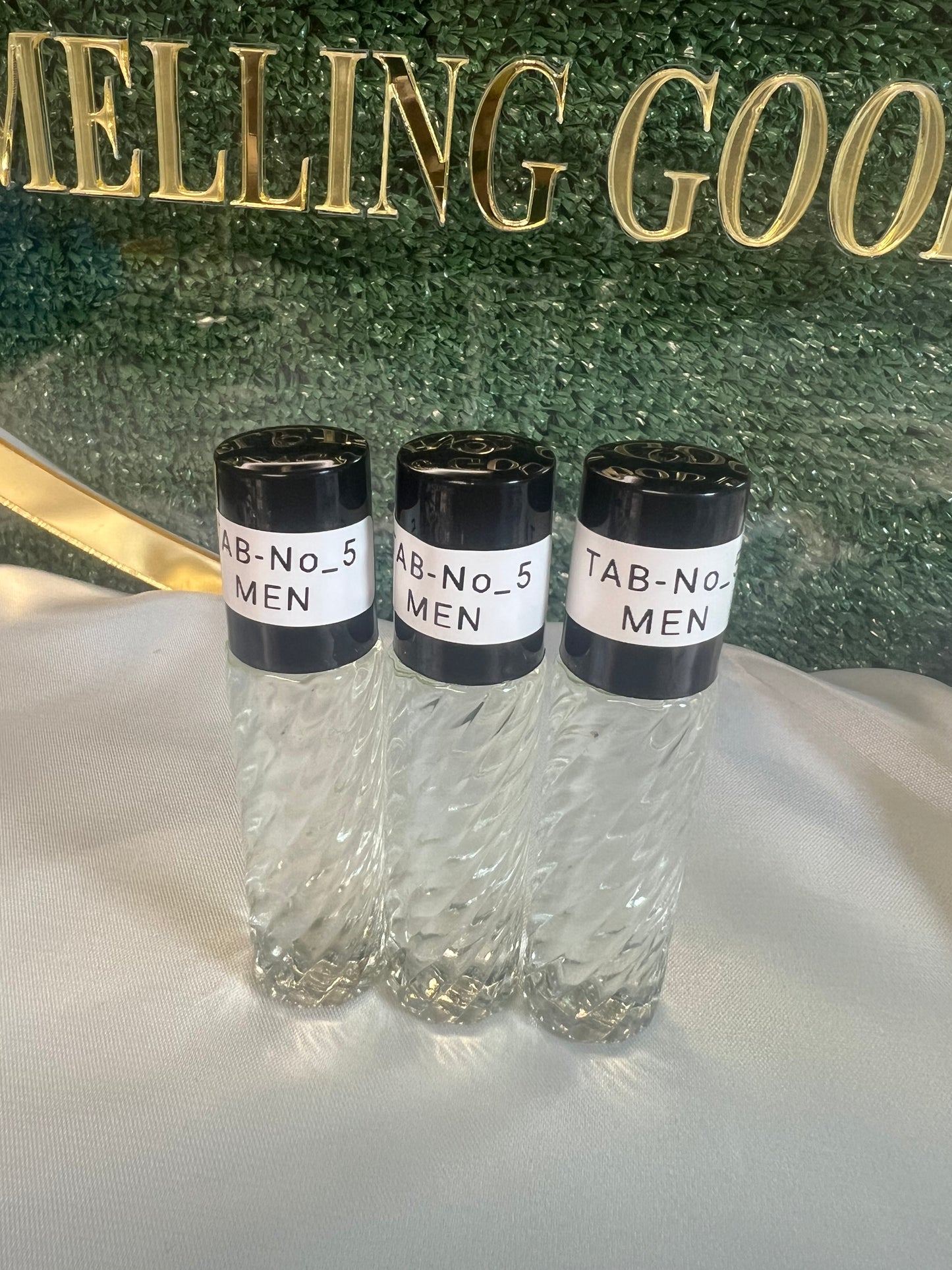 Perfume oil TAB NO5(men)10ml 3pcs top notes of orange blossom and bergamot, middle notes of cedar, sage, and pepper, and base notes of sea moss, amber, and vetiver