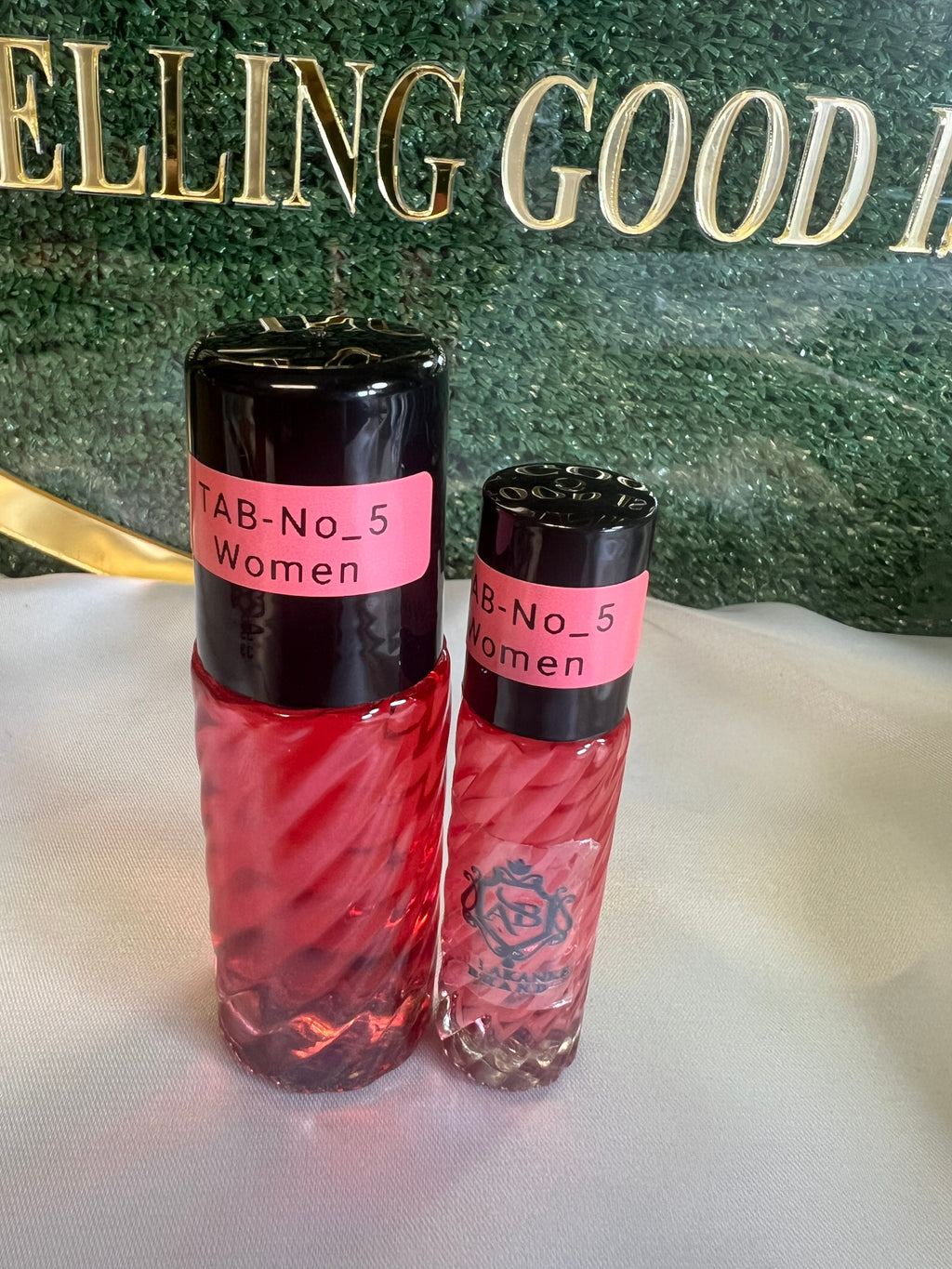 Perfume oil TAB NO5(women)25ml+10ml Fruitand Quince; middle notes are Peony and Freesia; base notes are Sugar, Almond Cream, Amber, Sandalwood and Musk